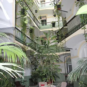 rezervați aici