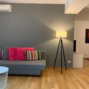 rezervați aici