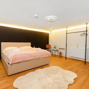 Zentral - Netflix - 2 Stoecke - Arbeitsplatz Apartment