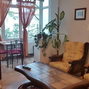 rezervați aici